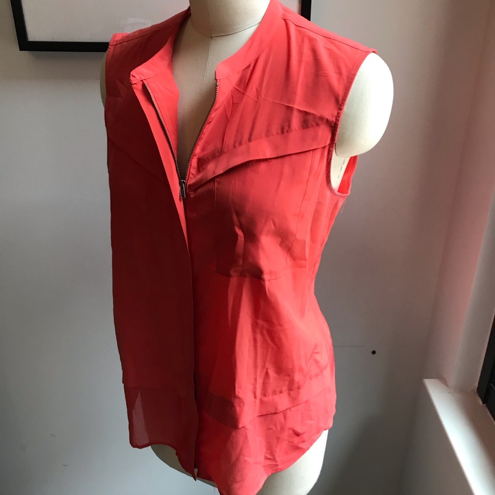 CORAL SLEEVELESS BLOUSE